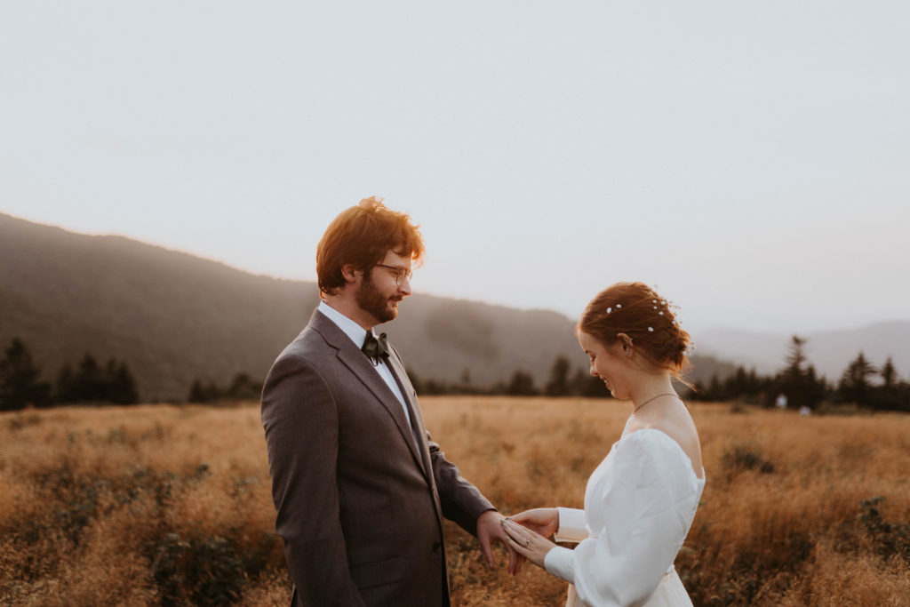 couple photos wedding ideas Roan Mountain elopement on the Blue ridge parkway in Asheville North Carolina